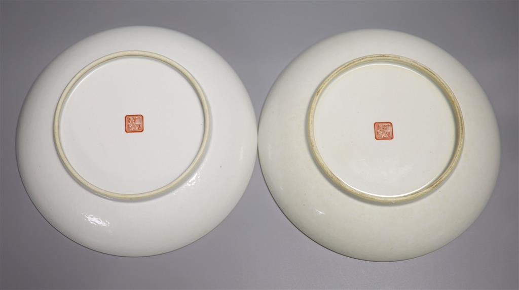 A pair of Chinese famille rose immortals dishes, diameter 22cm